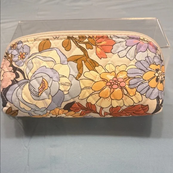 Vera Bradley Multicolor Floral Quilted Pouch with cosmetics - Picture 2 of 8